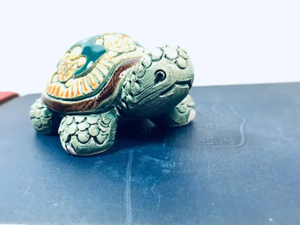 Mini Turtle dark green figurine Artesania